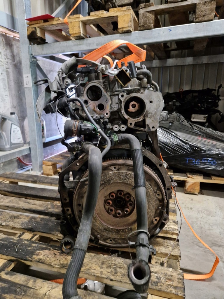 Купить Двигатель nissan renault trafic 2.0 m9r 780