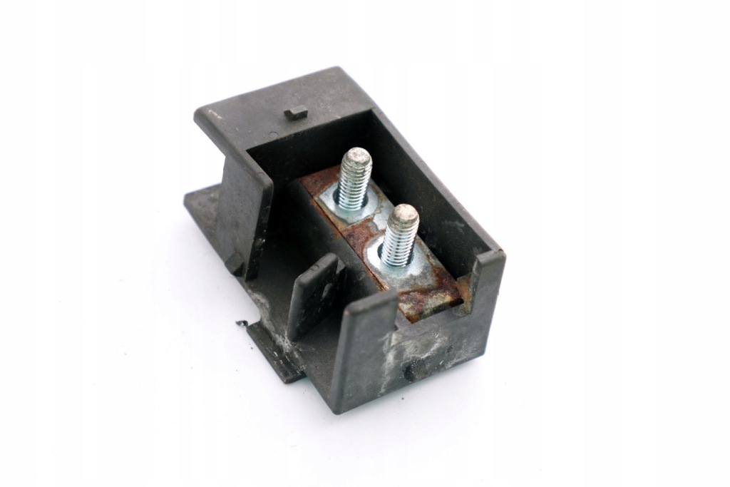 Bmw e34 z4 e85 основание клеммы плюсовой plus Цена