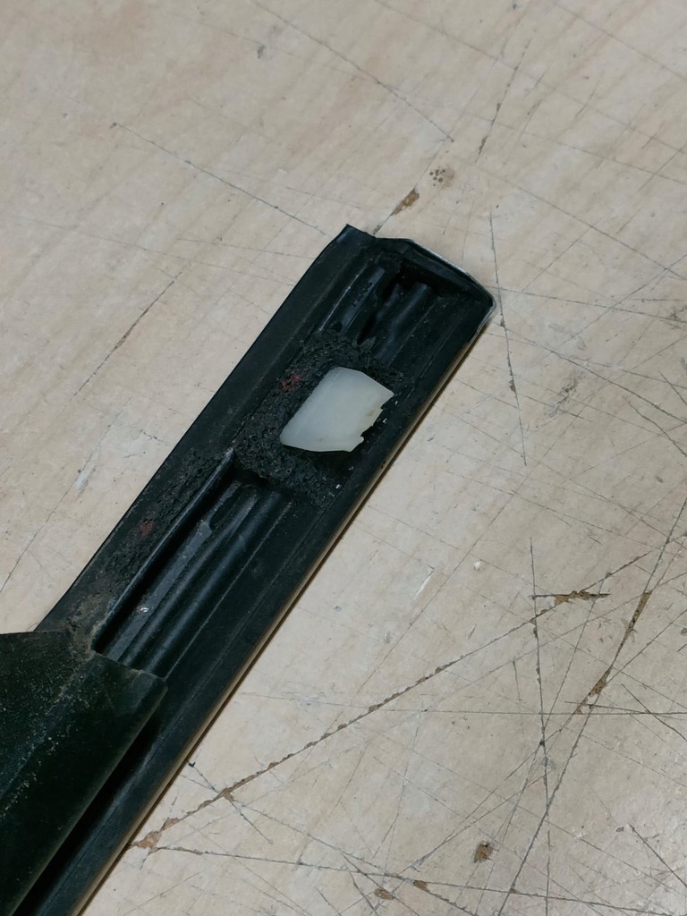 фото №6, Молдинг стекло дверь левый bok chrysler pacifica 16 -