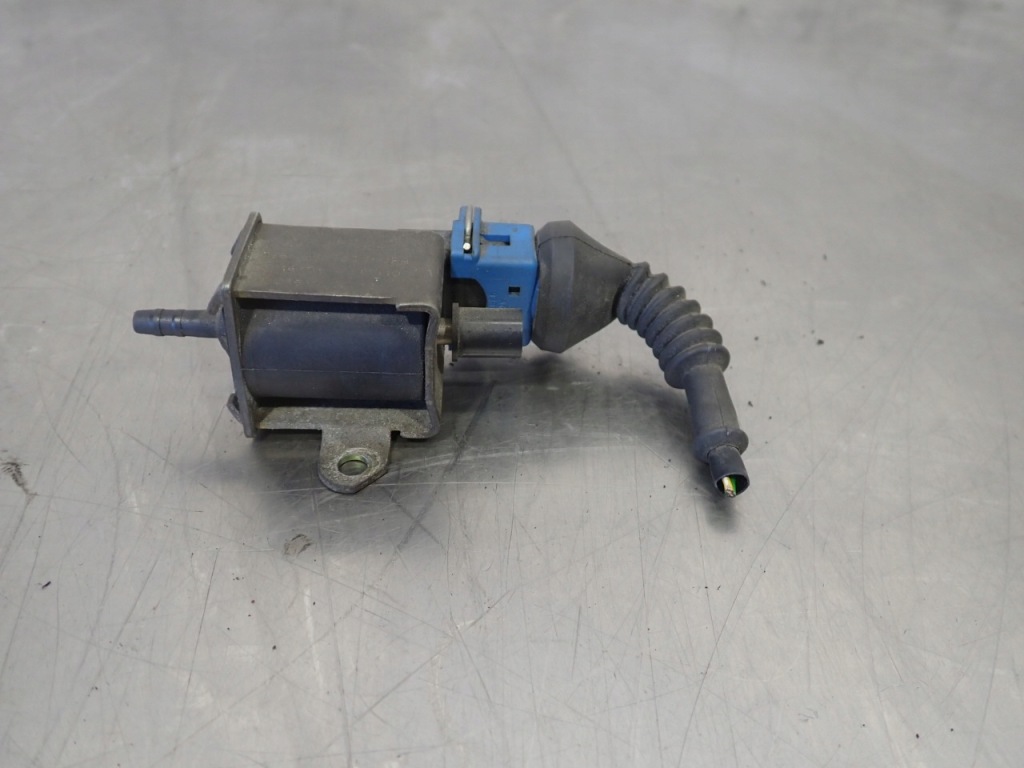 фото №1, Клапан вакуумa audi a6 c5 2.4