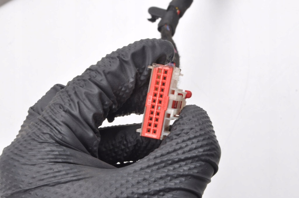 Aston martin db11 накладка потолок ky53-c03532-ac с Разборки