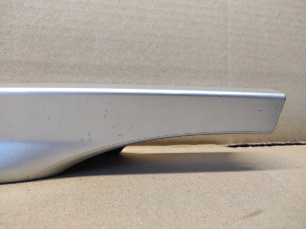 Купити Заглушка накладка рейлінг задні ліве renault clio 3 універсал 8200718705