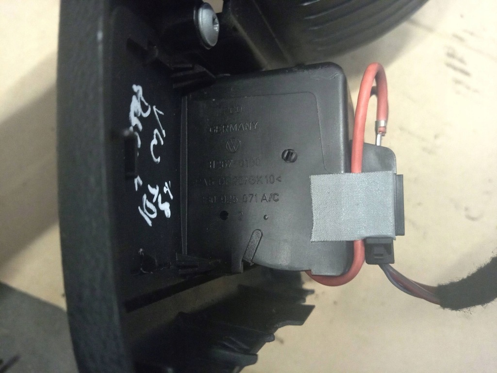 фото №8, Попільничка volkswagen passat b5.5 3b0867962c