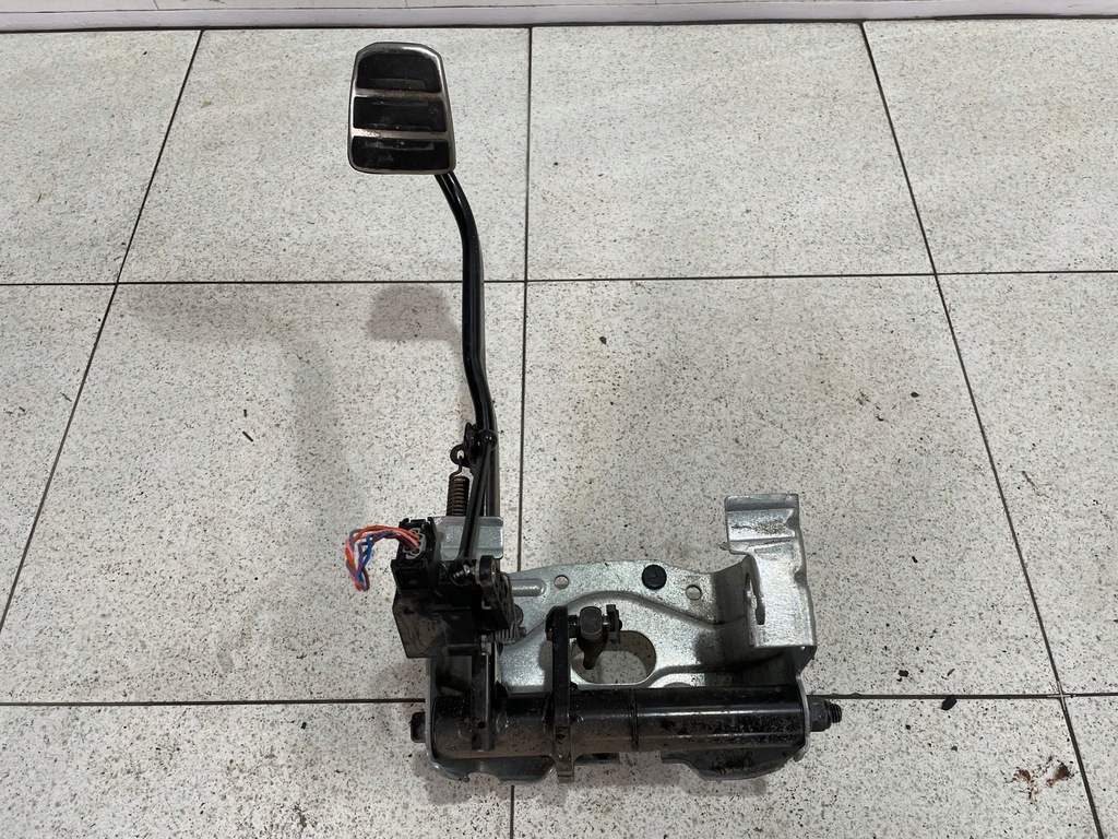 фото №1, Педаль тормоза тормозной scania r 1435679 1935308