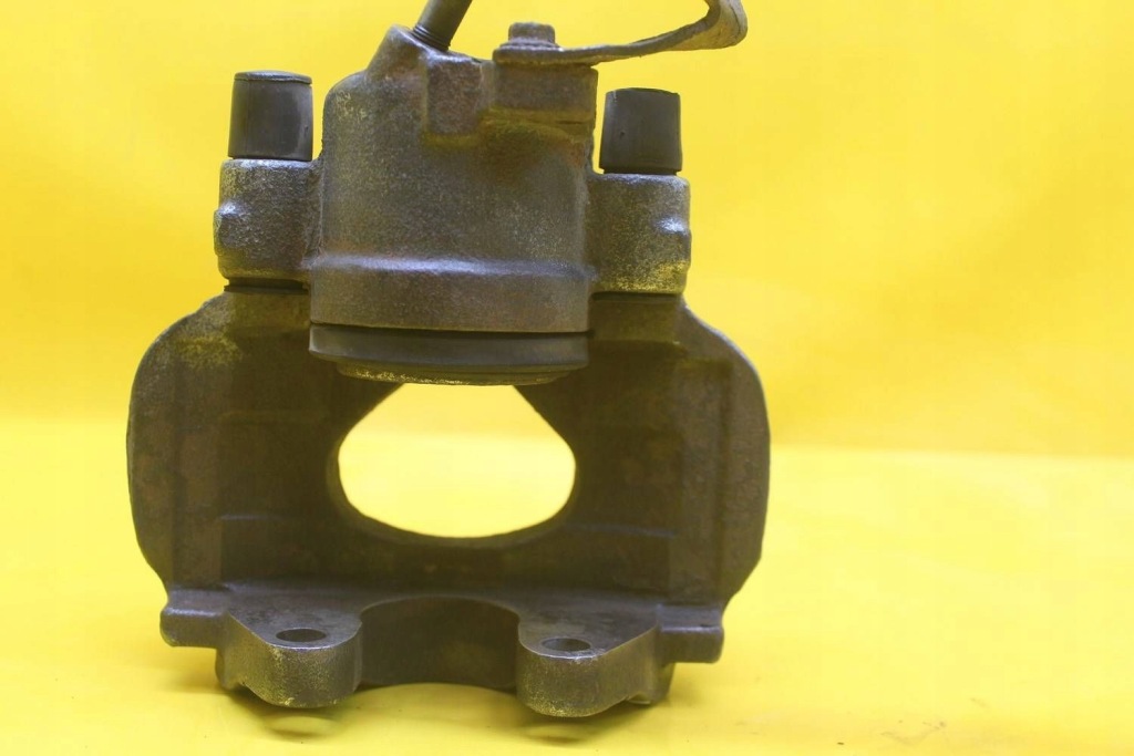 фото №7, Суппорт тормозной правый перед vw transporter t4 multivan 812