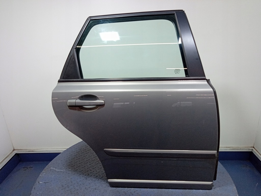 фото №1, Volvo v50 дверь задняя правое flint grey металлик