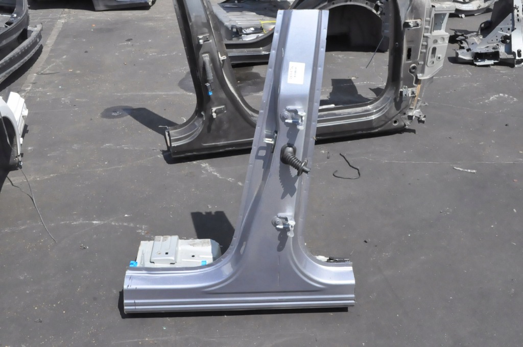 Купити Peugeot 3008 ii блок двигуна поріг лівий