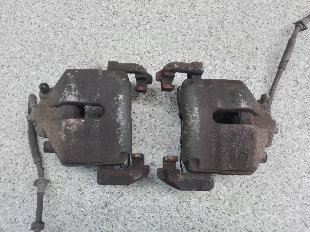 фото №1, Суппорт тормозной левый перед- audi a1 8x 11r