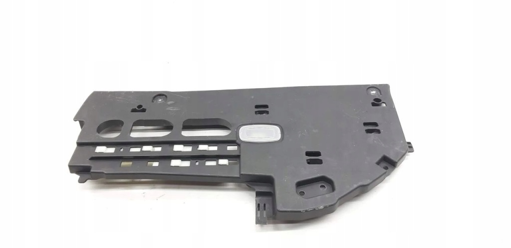 фото №1, Mercedes w247 заглушка захист нижня консолі