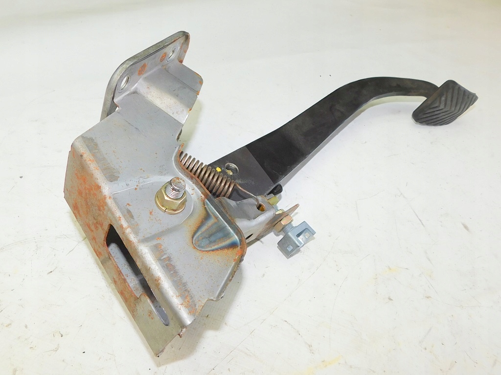 фото №6, Hyundai santa fe i 2.0 136km 06r педаль тормоза