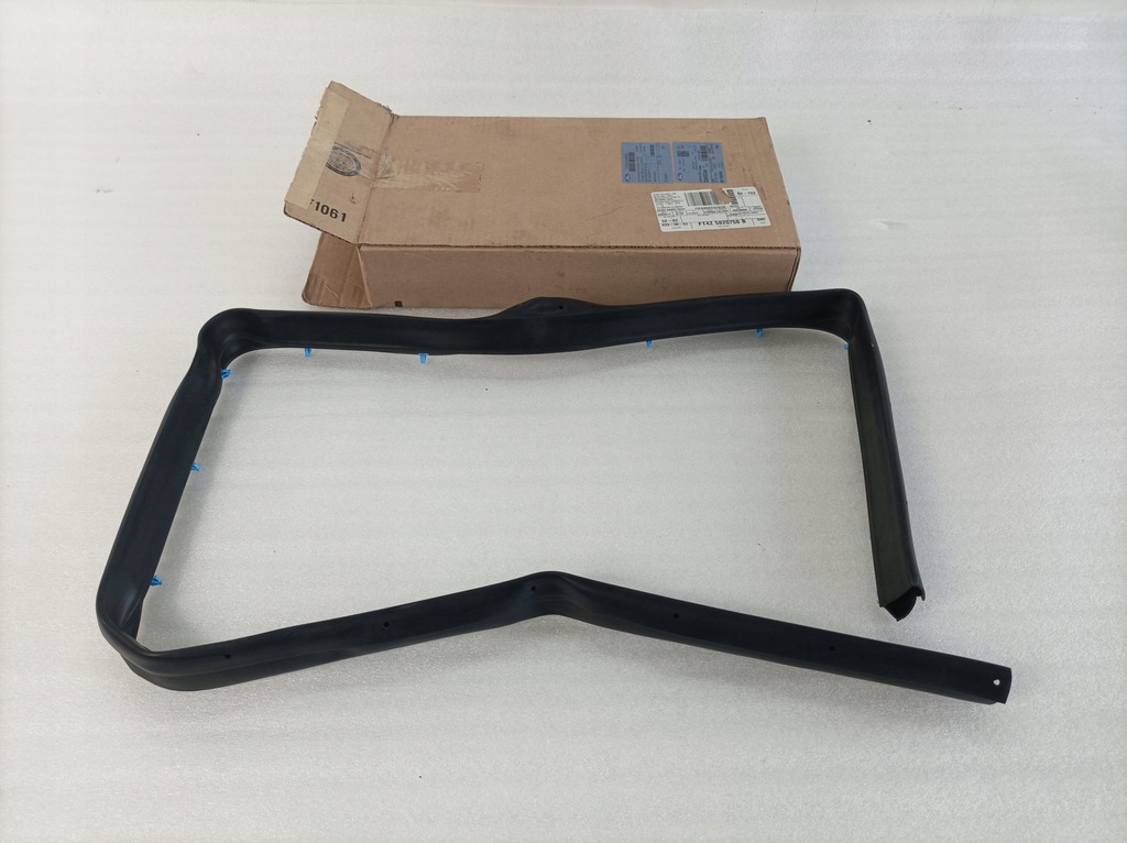 фото №1, Ford edge прокладка поріг права ft4b-r20758-ab