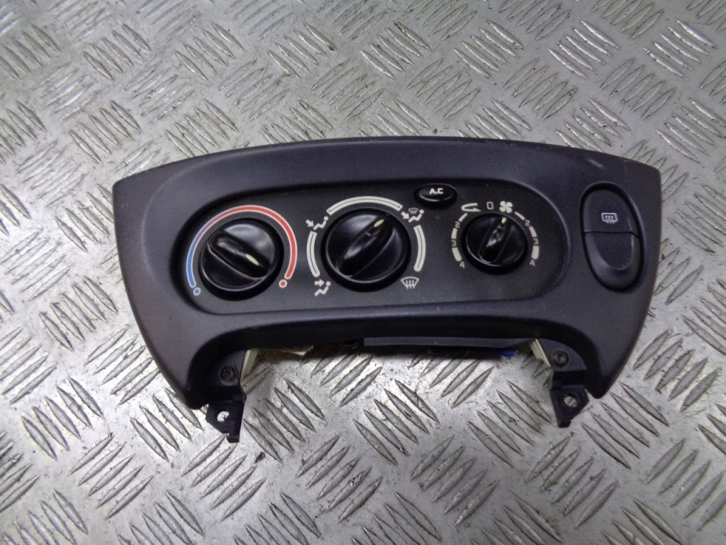 фото №1, Панель управление обдув megane i 7700419052