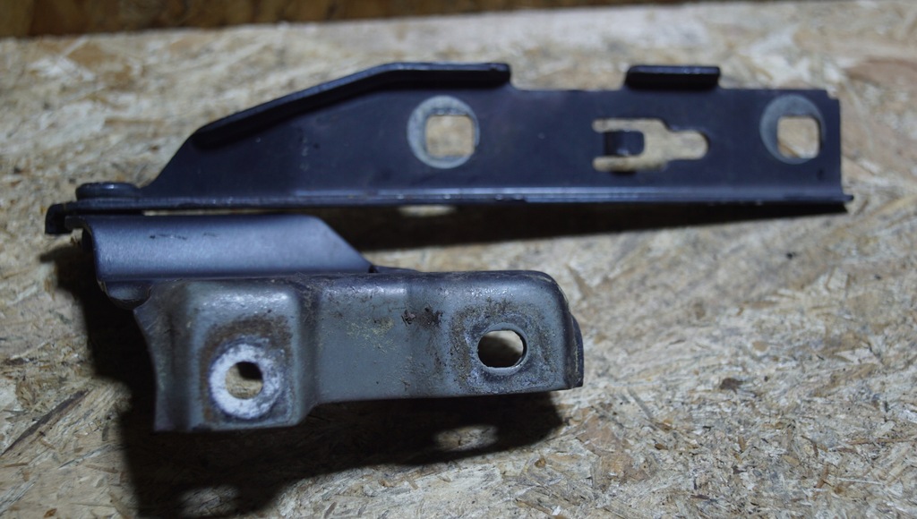 фото №6, Петля капот левый audi a4 b8 8k0823301d