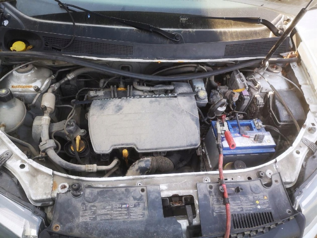 Dacia sandero стартер 2013 1.2l lrt00143 Зі Шроту