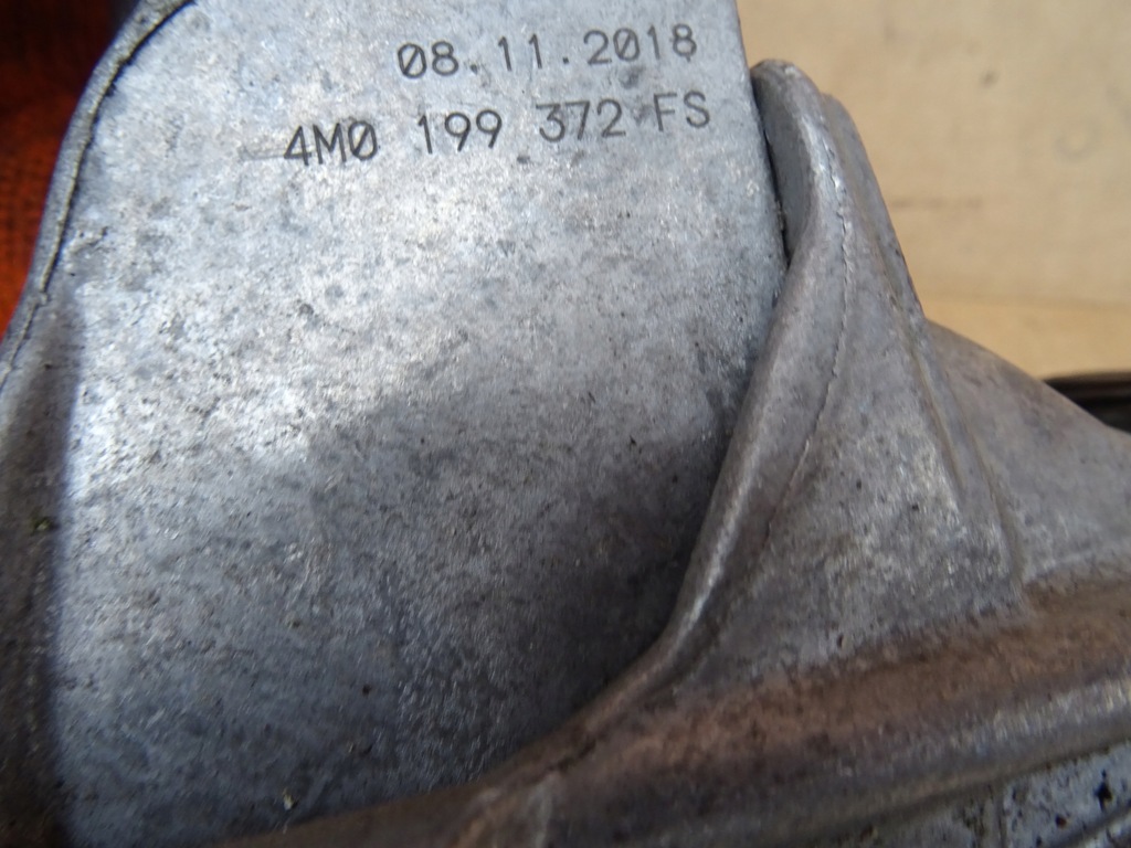 фото №5, Audi a6 c8 кронштейн подушка 4m0199371