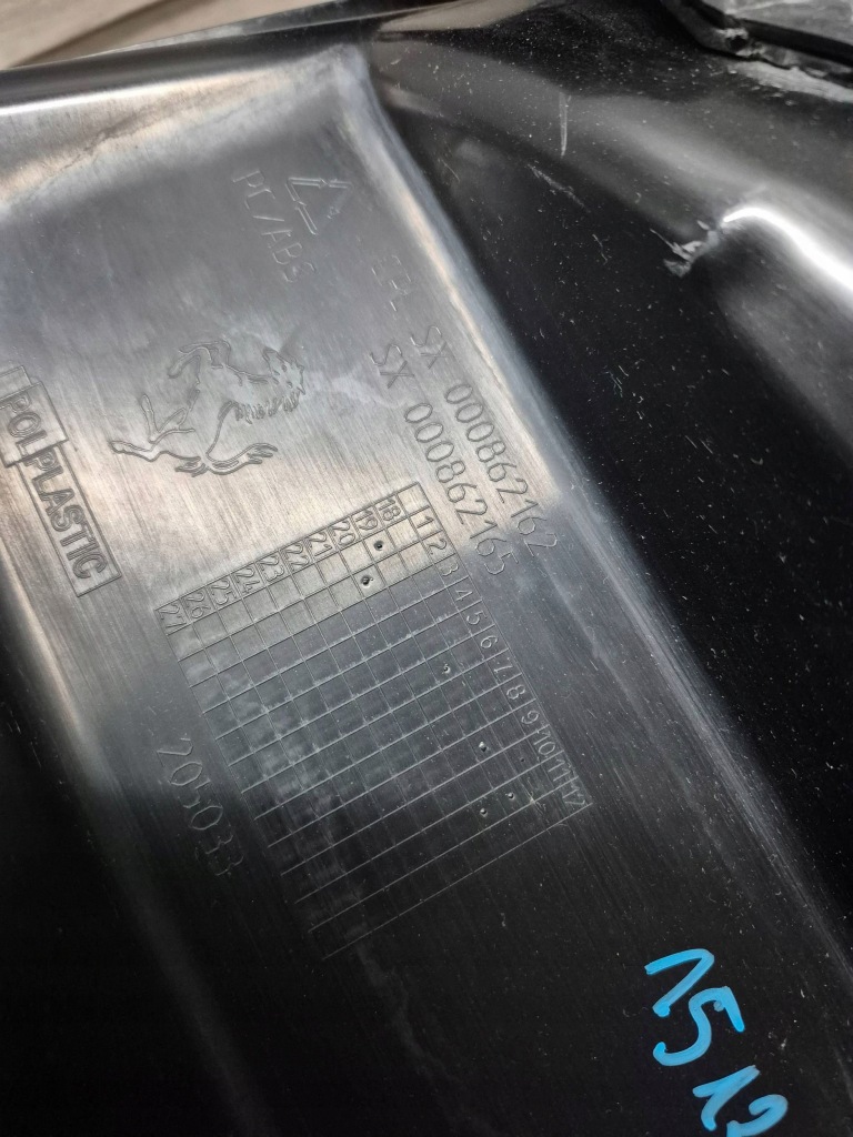 15124. ferrari f8 руль воздуха левая 862162 Оригинал