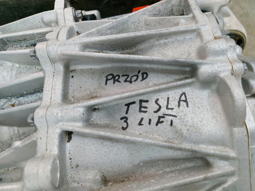 Tesla model 3 рестайлинг  2024 highland двигатель электрический перед Оригинал