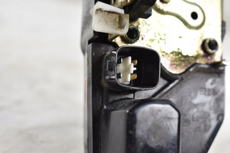 фото №5, Замок дверь правый задняя задний chrysler pacifica 05r