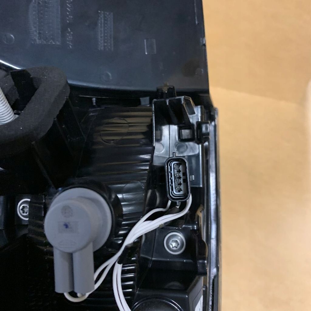 фото №9, Renault clio v lift 2023 левая лампа задняя led 265502066r