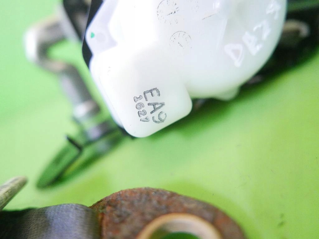 Ремень безопасности правый  перед daihatsu cuore v l701 fl с Разборки