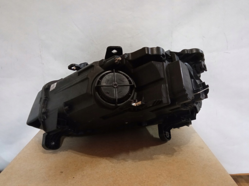 фото №2, Лампа перед audi q2