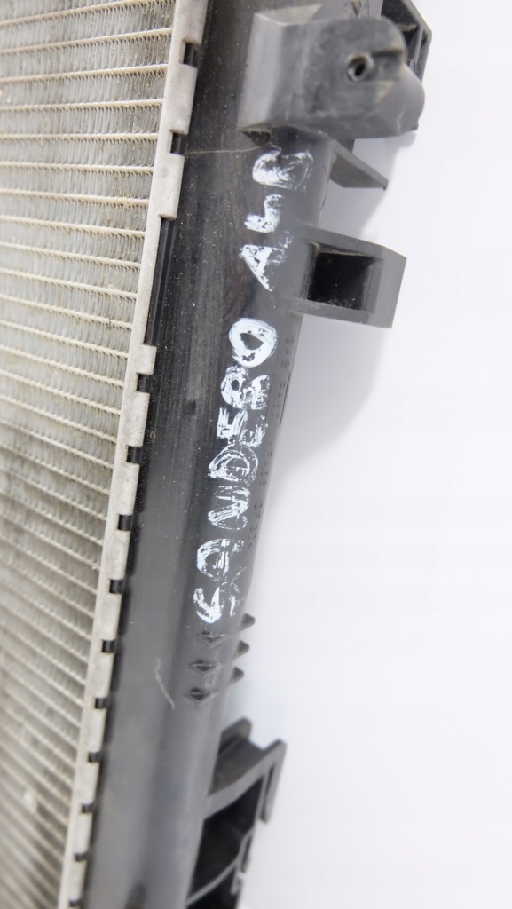 Dacia sandero1.4 радиатор воды 8200735039 Киев