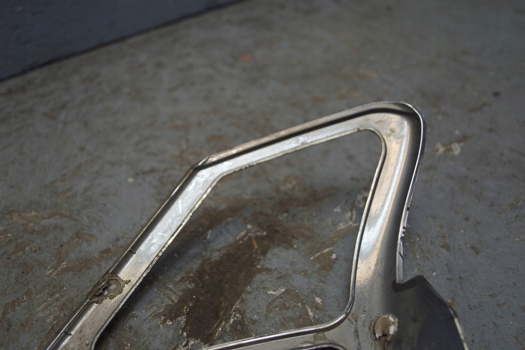 фото №15, Mitsubishi l200 рамка лампи лівий перед m1sc2302