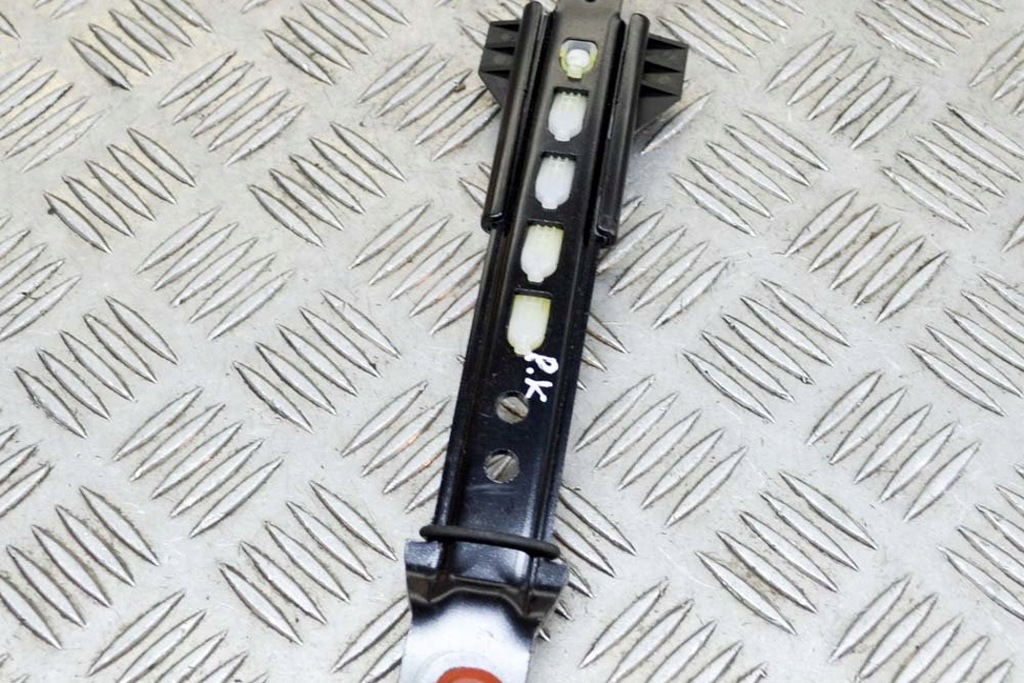 фото №5, Kia carens un 2.0 cvvt передний левый pas безопасности регулировка высоты