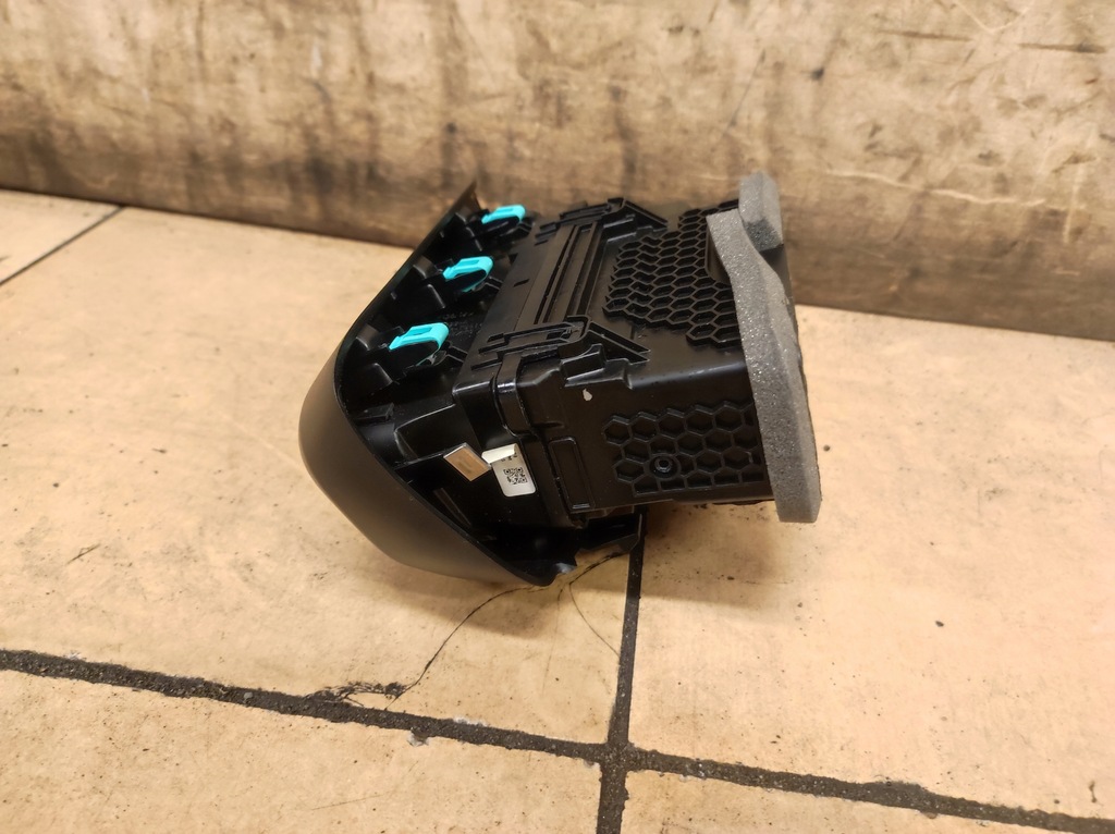 фото №10, Решётка обдув панели консоли правая explorer vi 6