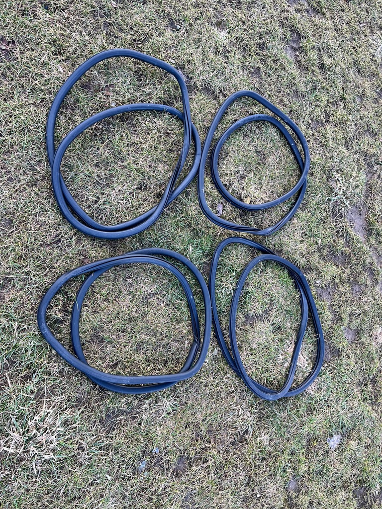 фото №1, Jeep compass ii 2018- комплект прокладка двері прокладка