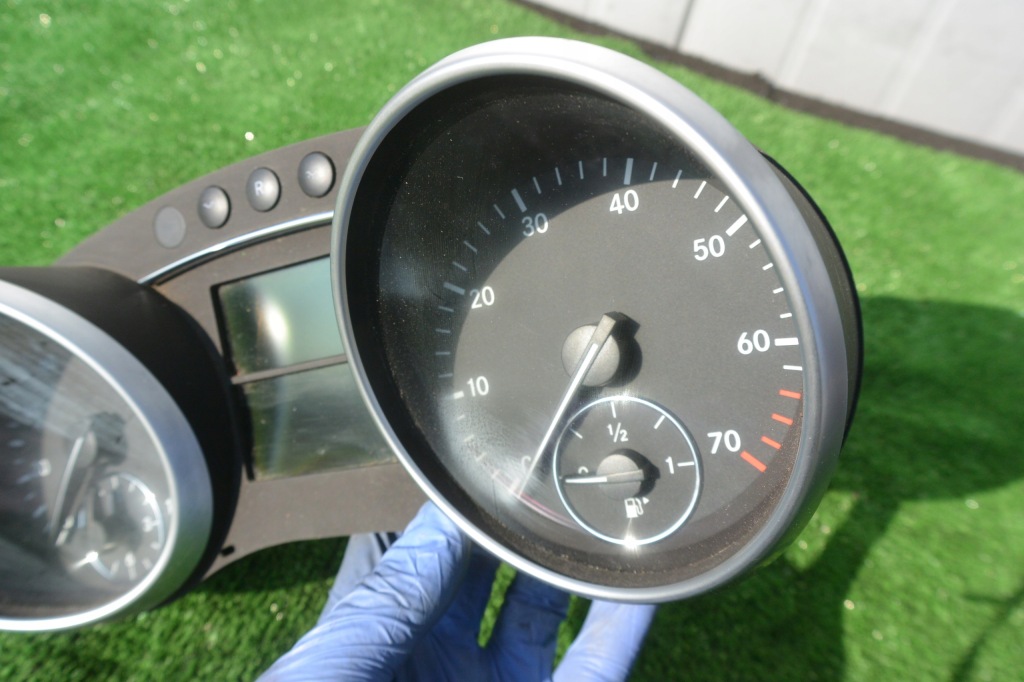 Счетчик приборы бензин mercedes gl x164 ml w164 uk с Разборки