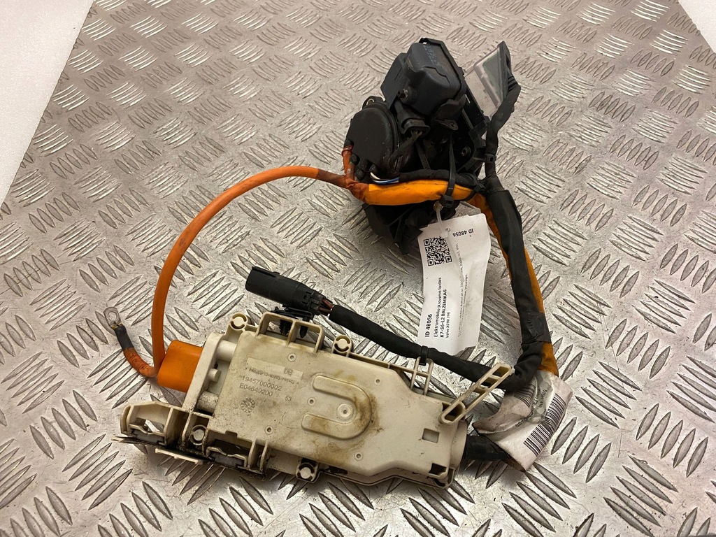 фото №7, Volvo xc90 2020 разъём зарядки автомобиля электрический 31407067