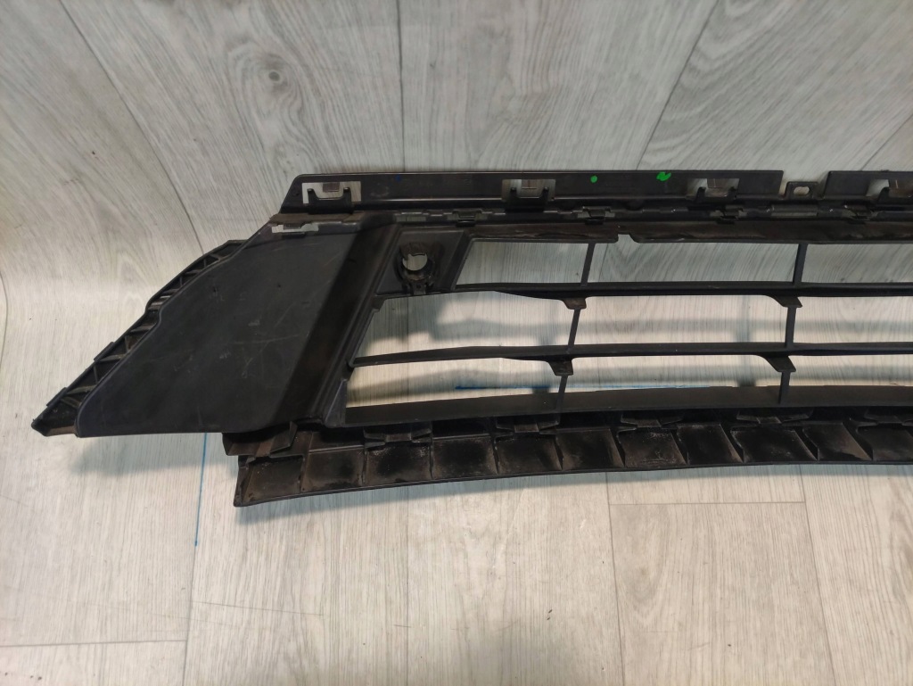 Bmw 2 f45 рестайлинг  решётка средняя бампера перед 7460146 Киев