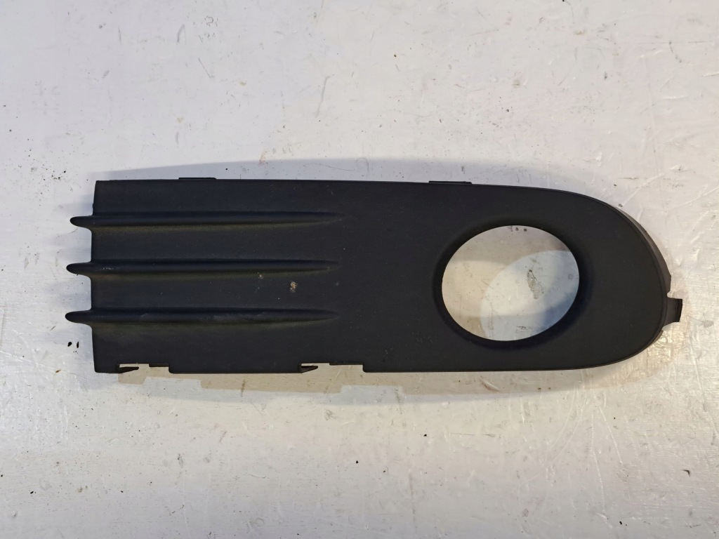 фото №2, Volvo s40 2005 решётка, заглушки