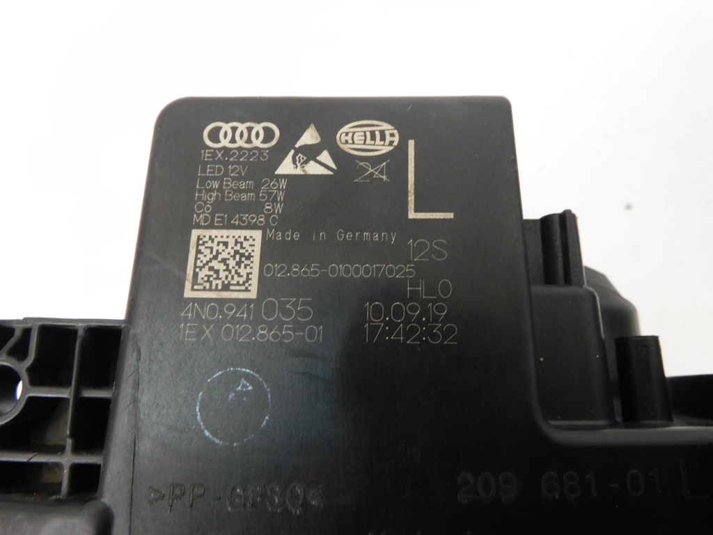 Audi a8 d5 4n фара правый  левая matrix 4n0941036 4n0941035 с Разборки