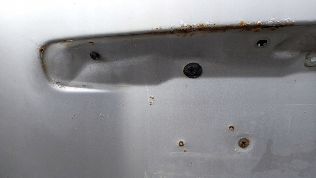 фото №4, Задняя крышка багажника mitsubishi space star 01r