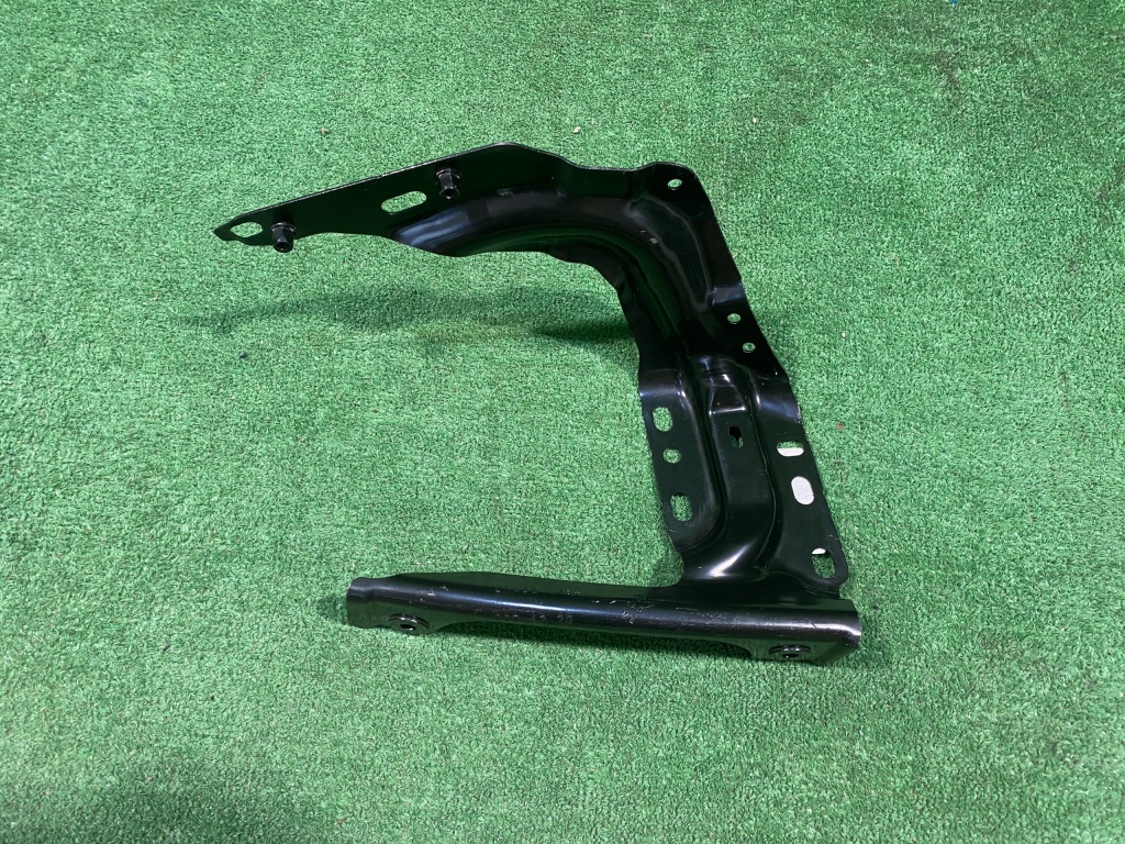 Vw tiguan ii 5na кронштейн кронштейн крыла правый перед 5na821136b с Разборки