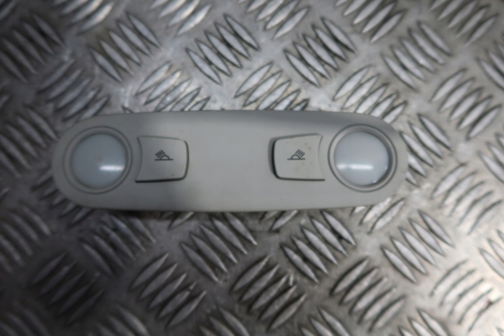 фото №1, Audi оригінальний номер 8t0947111at64