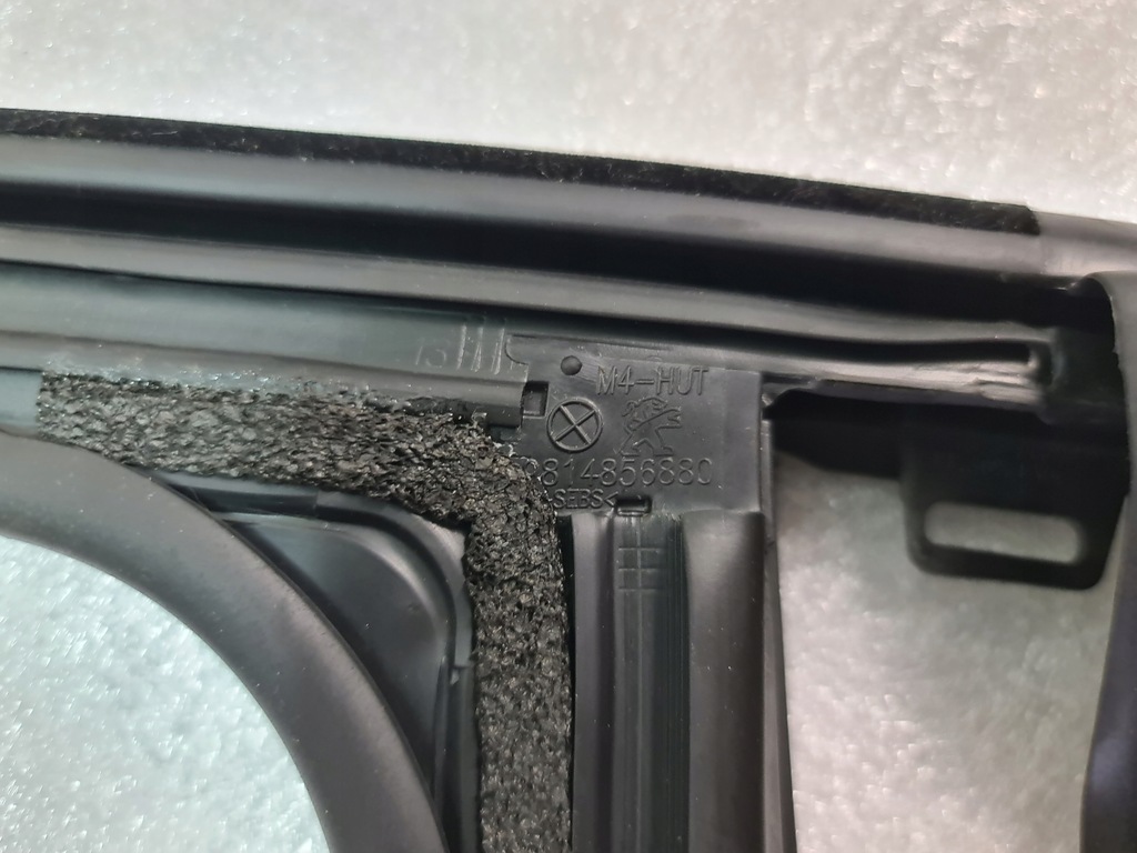 фото №10, Opel grandland x направляющая накладка стекло левый задняя задняя левая 9814856880