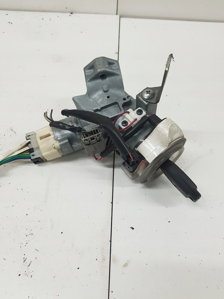 фото №1, Замок зажигания с ключ subaru outback 4