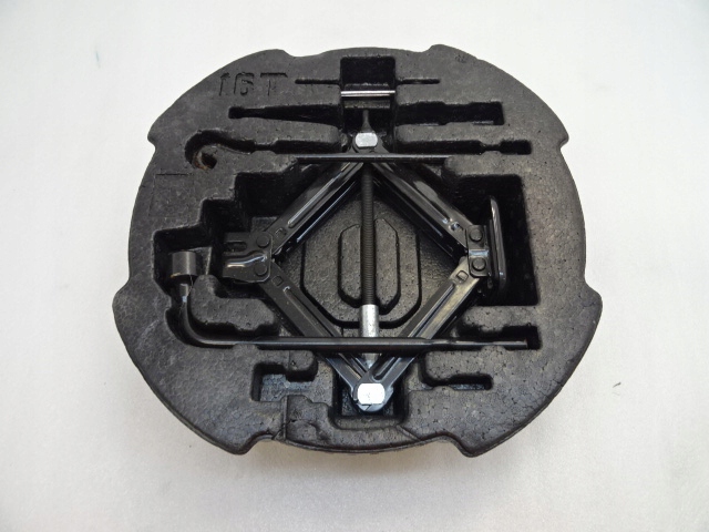 фото №1, Kia ceed iii вкладиш колеса запасного домкрат 09149-a2150