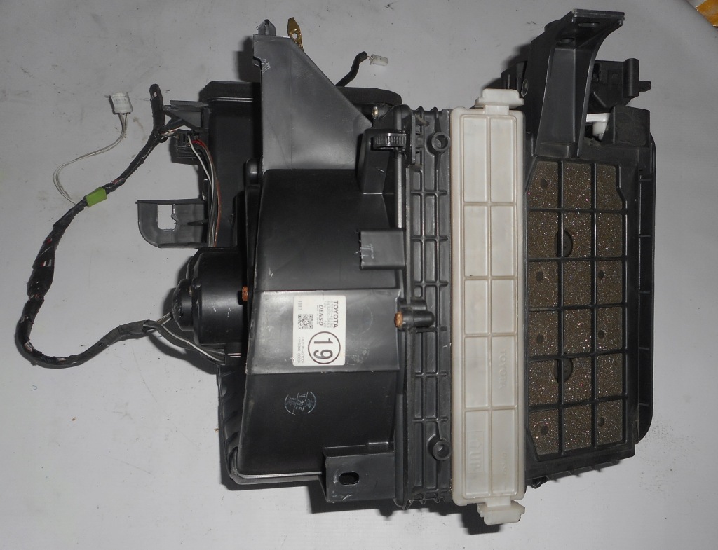 фото №1, Toyota rav4 ii 00-05 повітродувка корпус 87010-42190 87130-430100