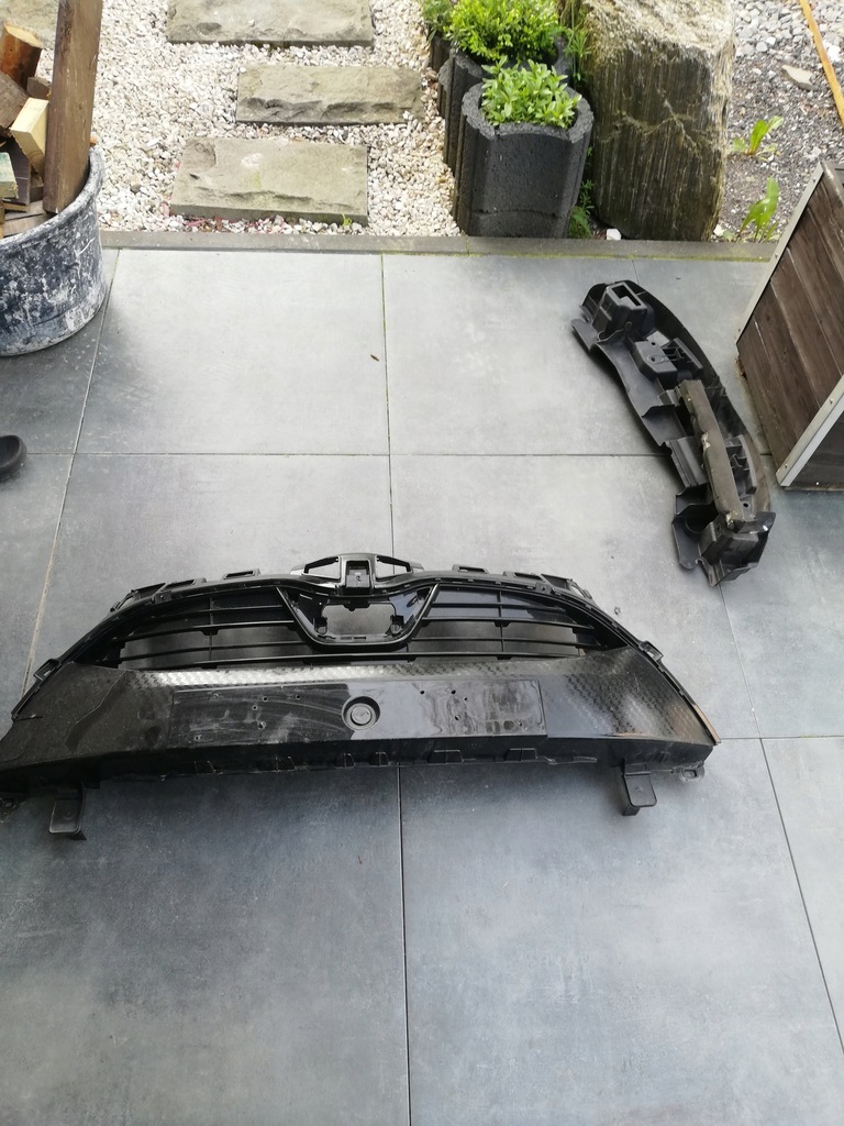 фото №1, Toyota yaris iv 4 19- решётка радиатора решётка радиатора решётка перед