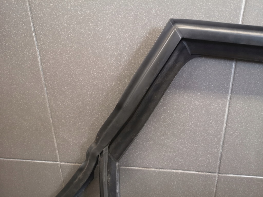 фото №7, Прокладка скло двері правий задня audi a4 b7 avant 8k9839440f