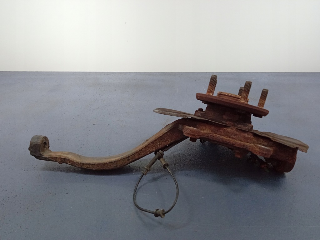 фото №2, Grand cherokee wk2 поворотный кулак правая перед ступица