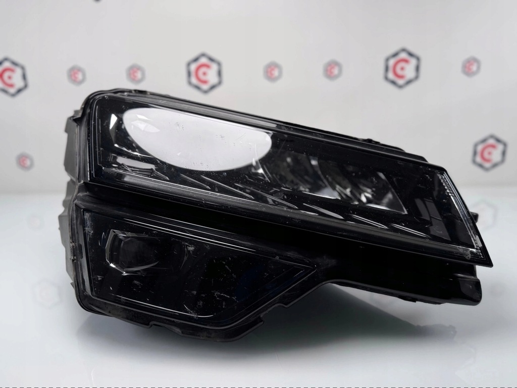 фото №1, Лампа права перед skoda karoq full led