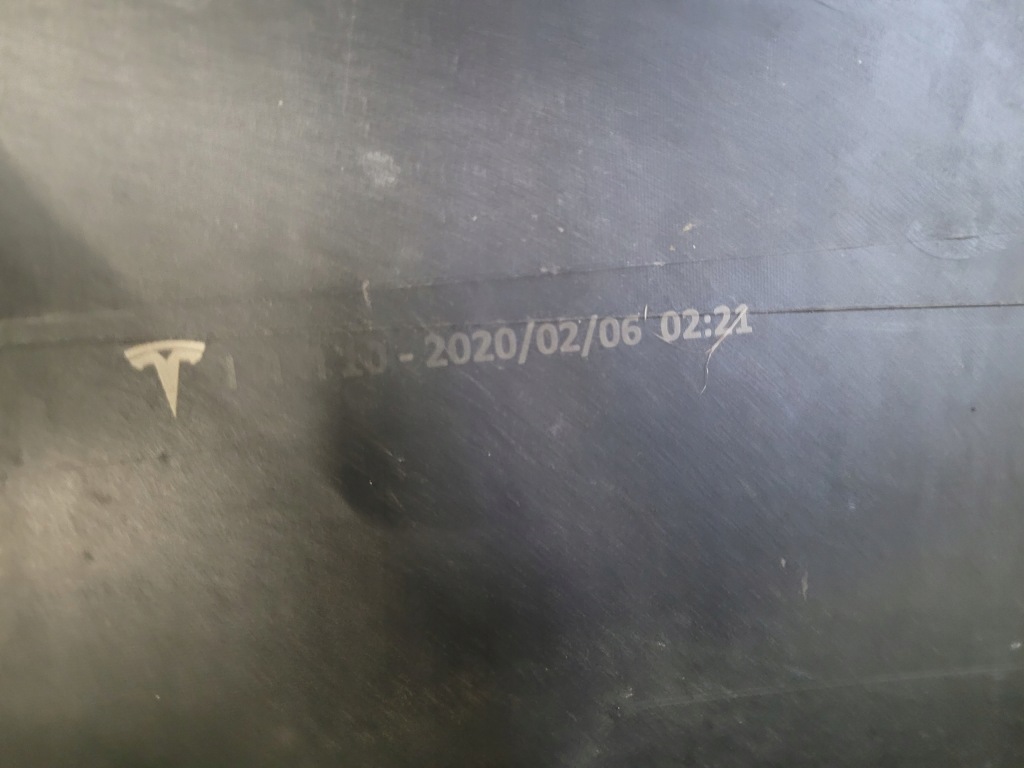 Tesla model 3 iii бампер перед передний оригинал решётка средняя oem с Разборки