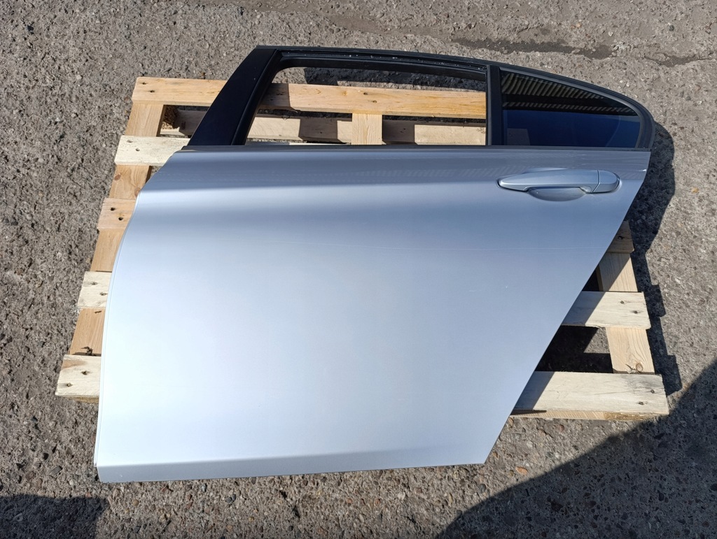 фото №1, Bmw f30 ліва задні двері a83