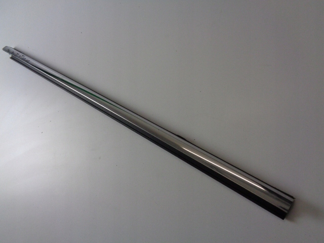 фото №1, Молдинг уплотнитель стекло левый задняя chevrolet malibu iii 2007-2012