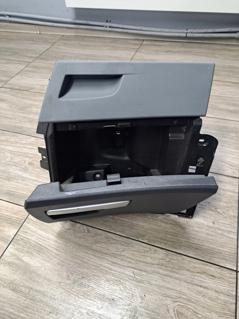 Бардачок полиця шухляда елемент  консолі renault gama t range Ціна